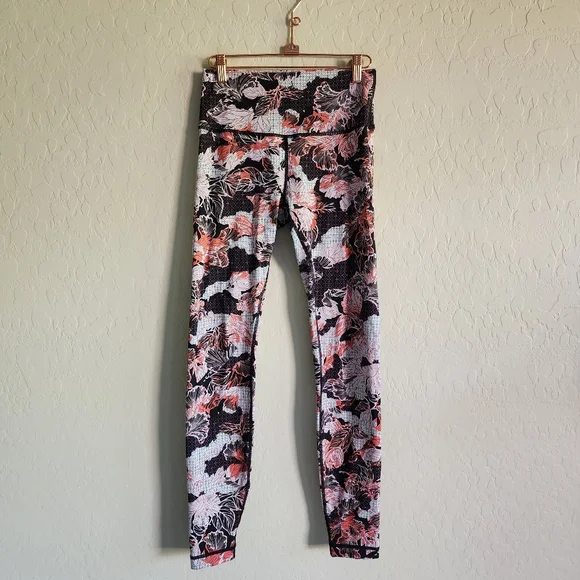 Lululemon Wunder Under Tights Size 6 Lunar New Year - Picture 3 of 10